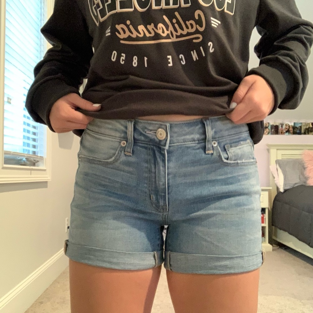 American eagle light wash shorts